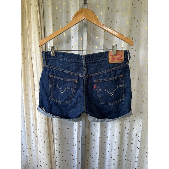 Levi's Women's 501 Dark Wash Cut Off Raw Hem Button Fly Denim Jeans Shorts W28 - Picture 3 of 6